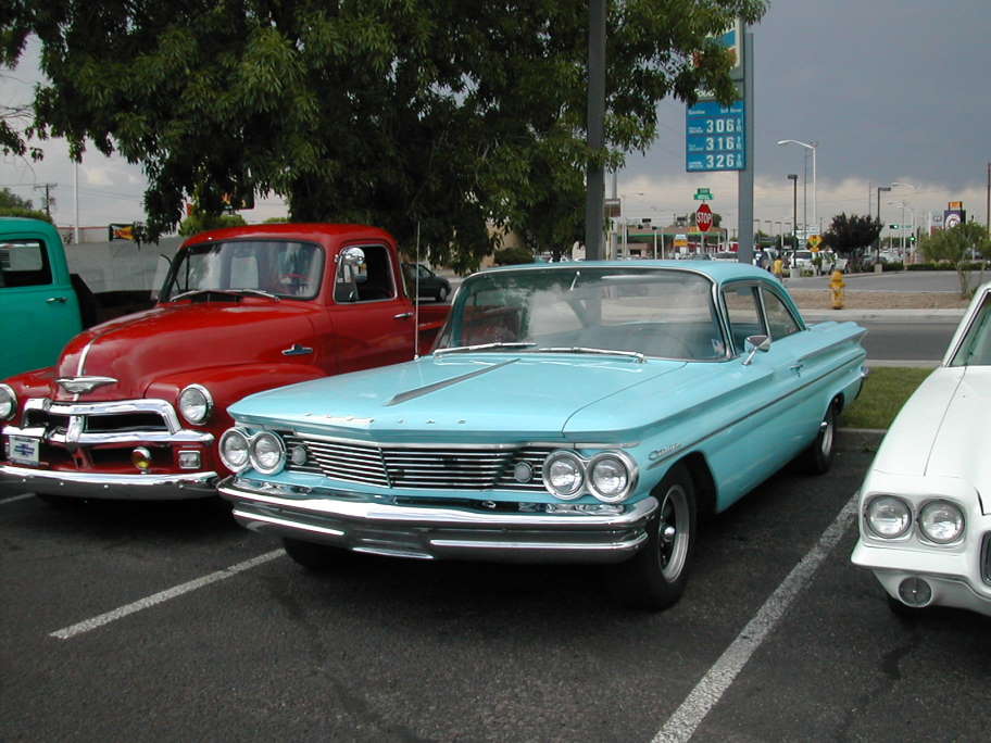 Vintage '60 Catalina with all of the Mods from way back - nice!