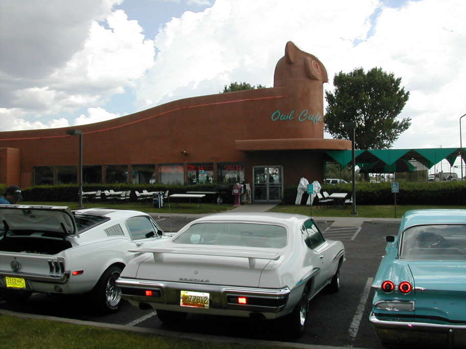 1972 GTO and 1960 Catalina at the Albuquerque Owl Cafe