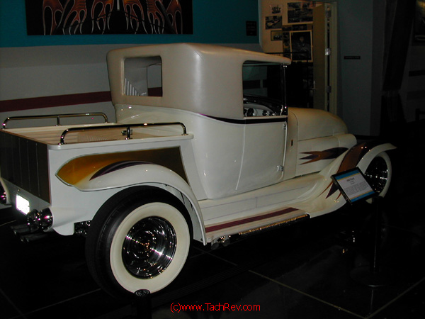 A closer view of this Custom Pickup.