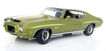 Another interesting note is that the GMP model is made with a automatic console and shifter instead of the 4 speed as Glens' GTO is equipped. It was indicated to Glen by GMP that this was due to licening issues with General Motors. Regardless - it's a GREAT MODEL!